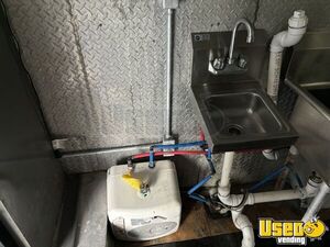 1996 P30 All-purpose Food Truck 26 Tennessee Diesel Engine for Sale