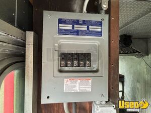 1996 P30 All-purpose Food Truck 29 Tennessee Diesel Engine for Sale