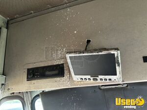 1996 P30 All-purpose Food Truck 31 Tennessee Diesel Engine for Sale