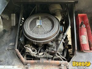 1996 P30 All-purpose Food Truck 33 Tennessee Diesel Engine for Sale