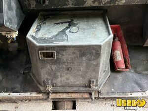1996 P30 All-purpose Food Truck 34 Tennessee Diesel Engine for Sale