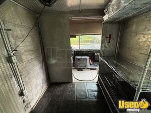 1996 P30 All-purpose Food Truck 36 Tennessee Diesel Engine for Sale