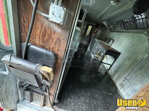 1996 P30 All-purpose Food Truck 37 Tennessee Diesel Engine for Sale