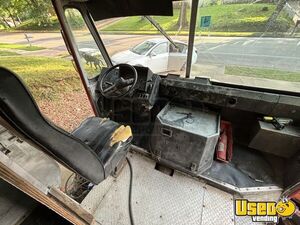 1996 P30 All-purpose Food Truck 41 Tennessee Diesel Engine for Sale