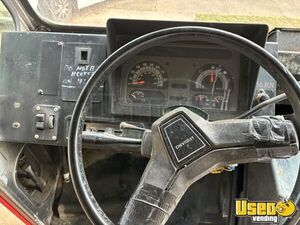 1996 P30 All-purpose Food Truck 42 Tennessee Diesel Engine for Sale