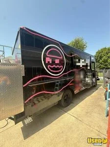 1996 P30 All-purpose Food Truck Concession Window Texas for Sale