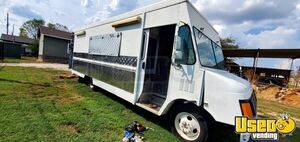 1996 P30 All-purpose Food Truck Concession Window Texas Diesel Engine for Sale