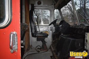 1996 P30 All-purpose Food Truck Stainless Steel Wall Covers Tennessee Diesel Engine for Sale