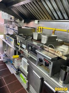1996 P30 Coffee & Beverage Truck Stainless Steel Wall Covers Connecticut Diesel Engine for Sale