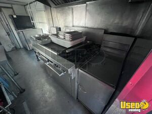 1996 P30 Kitchen Food Truck All-purpose Food Truck Exterior Customer Counter Colorado Gas Engine for Sale