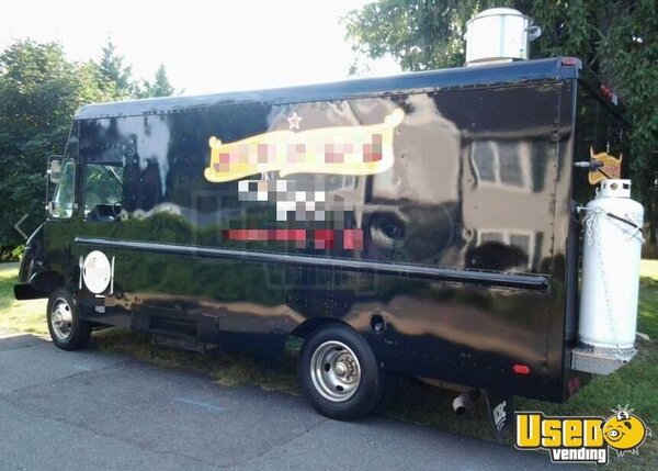 1996 P30 Kitchen Food Truck All-purpose Food Truck Virginia Diesel Engine for Sale