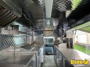1996 P30 Step Van Food Truck All-purpose Food Truck Diamond Plated Aluminum Flooring Pennsylvania Gas Engine for Sale