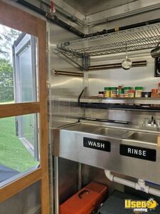 1996 P30 Step Van Kitchen Food Truck All-purpose Food Truck Hot Water Heater Illinois Diesel Engine for Sale