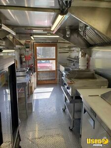 1996 P30 Step Van Kitchen Food Truck All-purpose Food Truck Shore Power Cord Illinois Diesel Engine for Sale