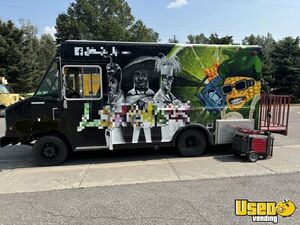1996 P30 Utilimaster All-purpose Food Truck British Columbia Gas Engine for Sale