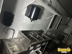 1996 P32 All-purpose Food Truck Prep Station Cooler Ohio Diesel Engine for Sale