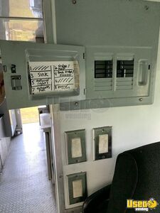 1996 Step Van Food Truck All-purpose Food Truck Electrical Outlets Florida Gas Engine for Sale