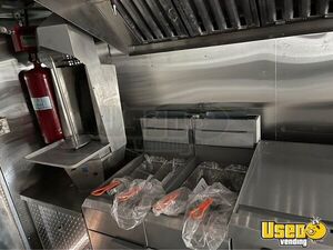 1996 Step Van Kitchen Food Truck All-purpose Food Truck Deep Freezer Florida Gas Engine for Sale