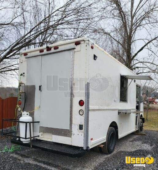 1996 Utilimaster Step Van Kitchen Food Truck All-purpose Food Truck North Carolina Diesel Engine for Sale