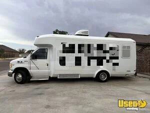 Turnkey - Ford F450 Econoline Mobile Barbershop with Bathroom for Sale in Texas!