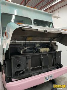 1997 Grumman Olson Mobile Boutique 11 British Columbia Diesel Engine for Sale