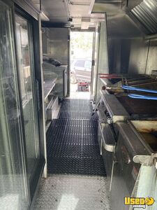 1997 Kitchen Food Truck All-purpose Food Truck Air Conditioning Florida Diesel Engine for Sale