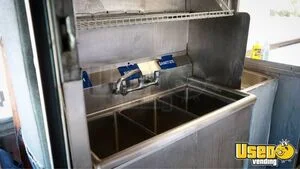 1997 Kitchen Food Truck All-purpose Food Truck Food Warmer Florida Diesel Engine for Sale