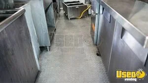 1997 Kitchen Food Truck All-purpose Food Truck Prep Station Cooler Florida Diesel Engine for Sale