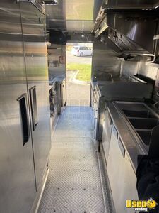 1997 Mt45 Kitchen Food Truck All-purpose Food Truck Upright Freezer North Carolina Diesel Engine for Sale