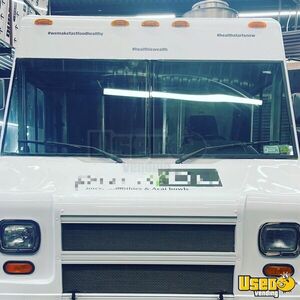 1997 P30 All Purpose Food Truck All-purpose Food Truck Diamond Plated Aluminum Flooring New York Gas Engine for Sale