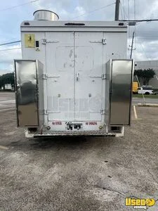 1997 P30 All-purpose Food Truck Cabinets Texas Diesel Engine for Sale