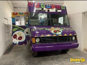 1997 P30 All-purpose Food Truck Concession Window Missouri Diesel Engine for Sale