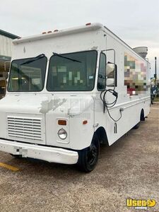 1997 P30 All-purpose Food Truck Concession Window Texas Diesel Engine for Sale