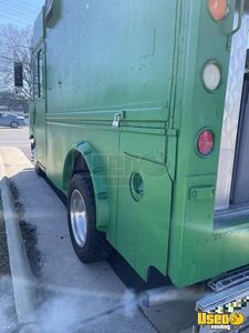 1997 P30 All-purpose Food Truck Concession Window Virginia Diesel Engine for Sale