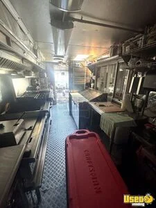 1997 P30 All-purpose Food Truck Diamond Plated Aluminum Flooring Delaware Gas Engine for Sale
