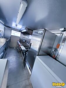 1997 P30 All-purpose Food Truck Stainless Steel Wall Covers Maryland Diesel Engine for Sale
