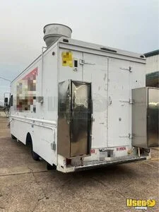 1997 P30 All-purpose Food Truck Stainless Steel Wall Covers Texas Diesel Engine for Sale