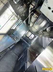 1997 P30 All-purpose Food Truck Surveillance Cameras Pennsylvania Diesel Engine for Sale