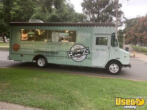 1997 P30 Bakery Food Truck California Diesel Engine for Sale