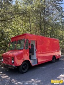 1997 P30 Basic Concession Truck All-purpose Food Truck Washington Gas Engine for Sale