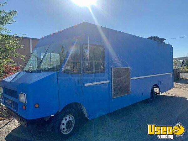 1997 P30 Food Truck All-purpose Food Truck Colorado Gas Engine for Sale