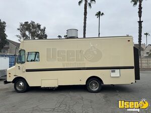 1997 P30 Grumman Olson All-purpose Food Truck Stainless Steel Wall Covers California Diesel Engine for Sale