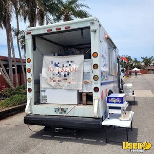 1997 P30 Ice Cream Truck Diamond Plated Aluminum Flooring Florida Diesel Engine for Sale