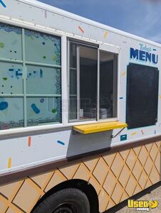 1997 P30 Ice Cream Truck Diamond Plated Aluminum Flooring Virginia Diesel Engine for Sale