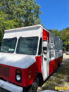 1997 P30 Kitchen Food Truck All-purpose Food Truck Concession Window Michigan Gas Engine for Sale