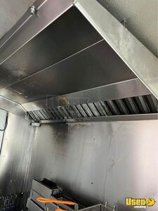 1997 P30 Kitchen Food Truck All-purpose Food Truck Exhaust Hood Michigan Gas Engine for Sale