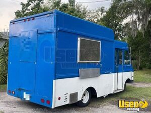 1997 P30 Kitchen Food Truck All-purpose Food Truck Exterior Customer Counter Florida Gas Engine for Sale