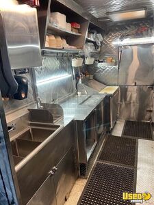 1997 P30 Kitchen Food Truck All-purpose Food Truck Flatgrill Florida Gas Engine for Sale