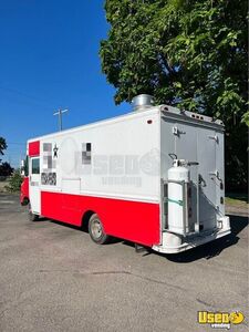1997 P30 Kitchen Food Truck All-purpose Food Truck Flatgrill Michigan Gas Engine for Sale