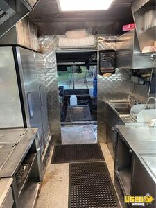 1997 P30 Kitchen Food Truck All-purpose Food Truck Refrigerator Florida Gas Engine for Sale